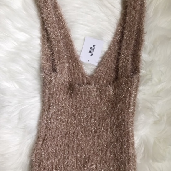 Urban Outfitters XS Pink Fuzzy Cropped Tank Top - Picture 4 of 4